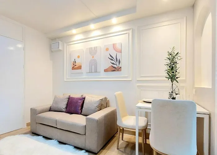 Joyful Poppular P1 Apartment